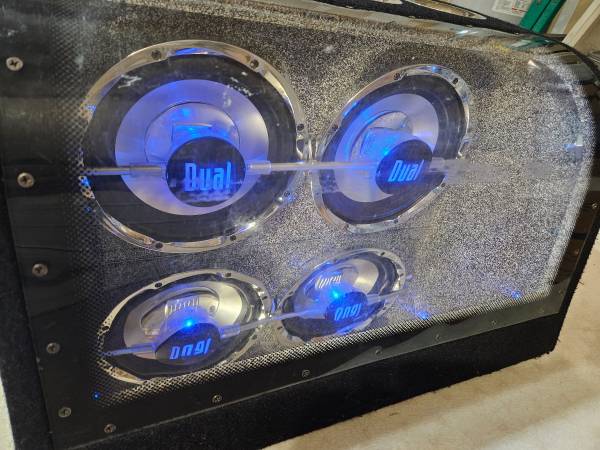 Dual 8" subwoofer box 1