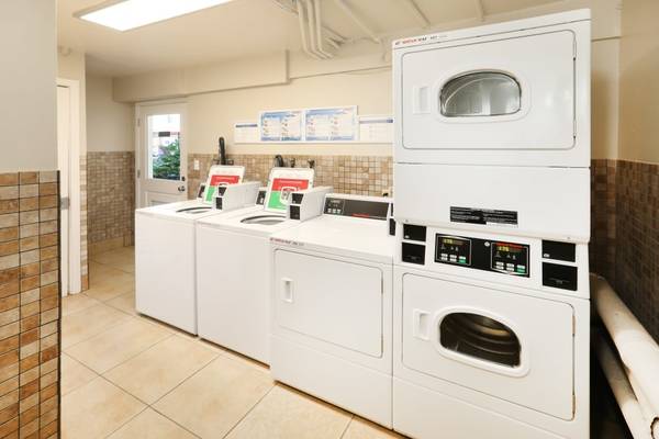 $2,295 / 1br - 700ft2 - Granite Counters, Close To Park, 1/bd (redwood city)63664186143105124
