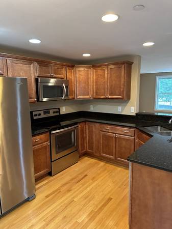 $2800.00 / 2br - 1500ft2 - 2 Bedroom Townhouse Condo with Garage Manchester NH63656212551939122