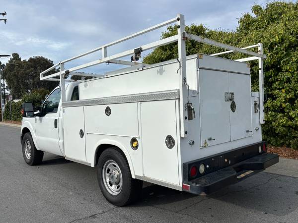 2016 Ford F350 SD SUPER - Photo 6