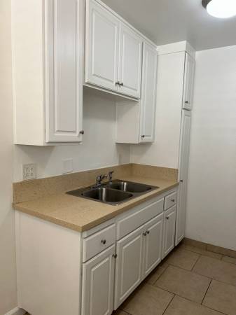 $2,300 / 3br - 622 N. Third St. #D (Lompoc)63663871327619123
