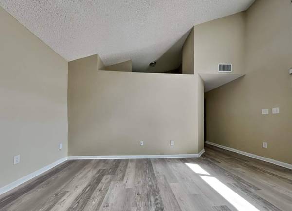 $1,250 / 3br - 2377ft2 - Discover this wonderful entire house available for rent! (Miami)64049278650241123