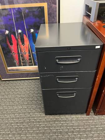 Small 3-Drawer Lockable File Cabinet 1