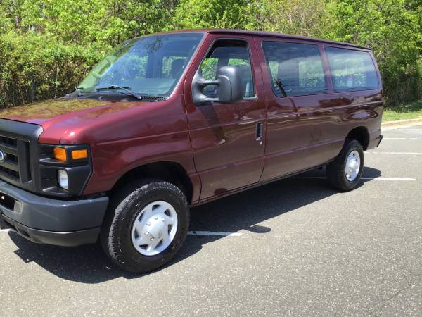 2009 FORD E250 VAN *SOLO 35,400 MILLAS ORIGINALES* - $9,995 (LONGISLAND*35,000 MILLAS ORIGINALES*)63614394961795121