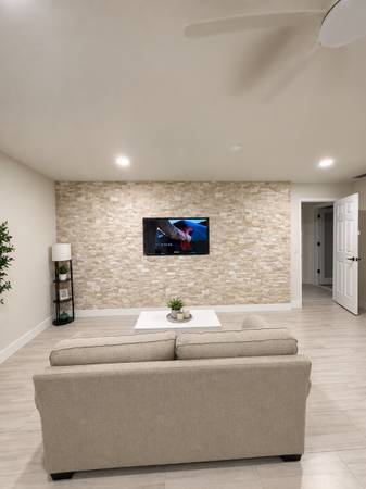 Spacious Remodeled 1 Bed / 1 Bath Efficiency – Redlands/Homestead 1