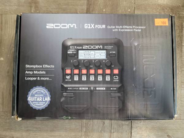 Zoom G1X FOUR Multi-effects Processor with Expression Pedal 1