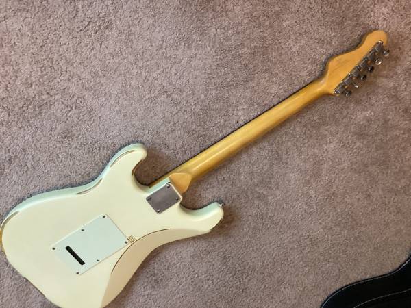 Vinvage V6 Icon ストラトキャスタータイプ Vintage ICON V6 w/ Case & Upgrades - musical instruments - by