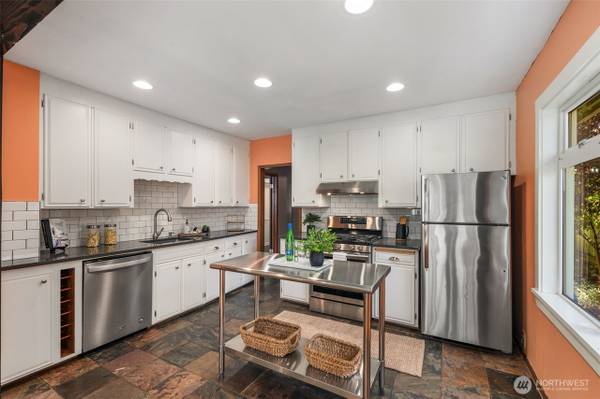 $1,500 / 1br - 1310ft2 - Greenwood Craftsman + Studio, Solar & DADU Option (Seattle, WA)63866941596419123