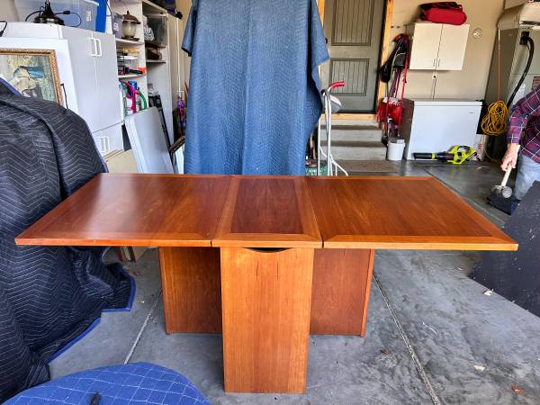 Folding table 1