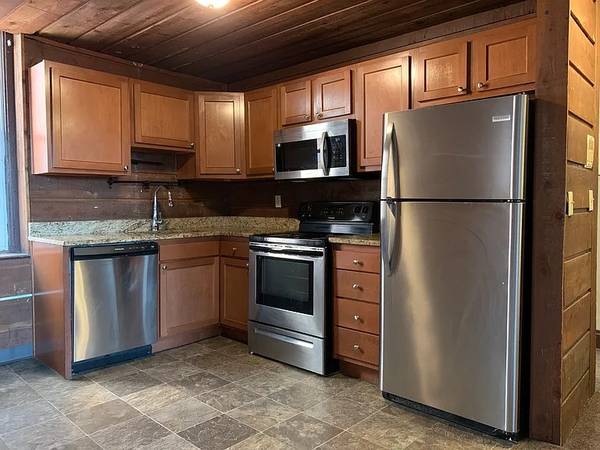 $1,799 / 2br - Charming 2BR at Craig House w/ Updated Kitchen & Exposed Brick ✨🧱 (Pittsburgh)64013531880065124