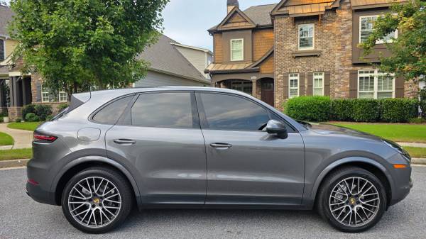 2020 PORSCHE CAYENNE 1