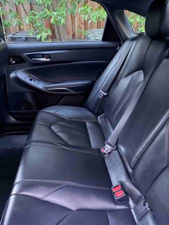 2019 Toyota Avalon XLE - Excellent Condition 1