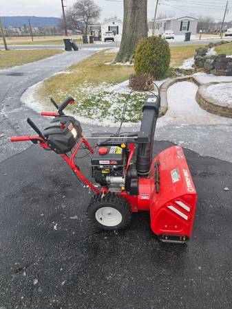 28" Troy Bilt Snowblower - Brand New Condition 1
