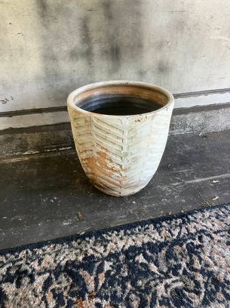 Ceramic Planter Pot (11-26) 1