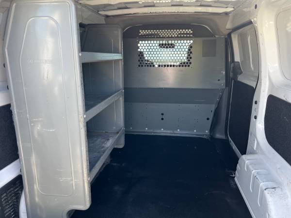 2015 Nissan NV200 SV - Photo 5