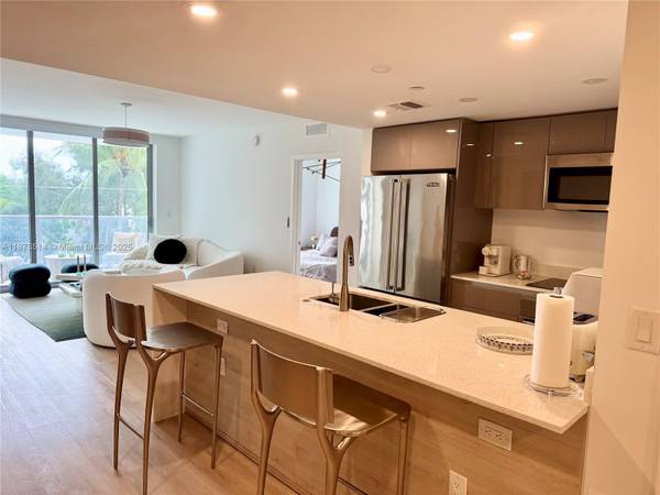 $3,300 / 2br - 1097ft2 - Uber Luxe Split Floorplan 2bd! (The Highlands- Aventura)64001847134211121