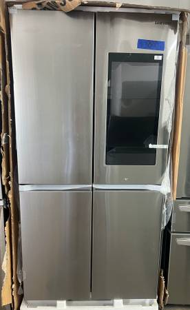 NEW SAMSUNG FOUR DOOR STAINLESS STEEL FAMILY HUB 1