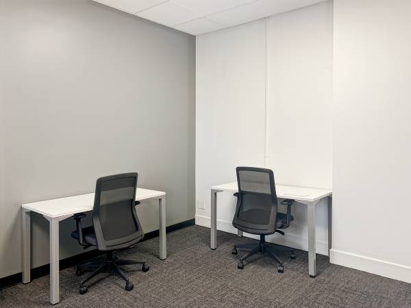 $180 Consejo de Impuestos: ¡Deducte Tu Escritorio! Únete a Nuestra Oficina Compartida Hoy 💼✨🤝 (Detroit, MI)64018940166659124