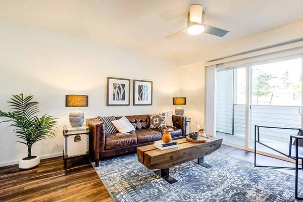 $1,780 / 3 habitaciones - 1150 pies² - ¡Ubicado en Bonney Lake!, Diseño elegante de gabinetes bicolor, 3 habitaciones (9800 219th Ave E., Bonney Lake, WA)63814636072833122