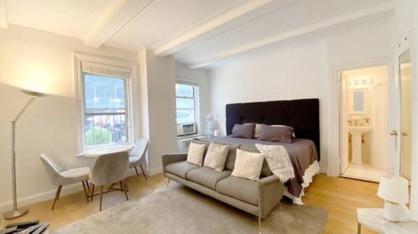 $1,855 Safe And Private-UWS 1BTH, Studio (New York)64033635427329122
