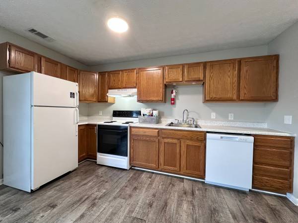 $1,148 / 1br - 680ft2 - ¡Todo en un solo nivel! Apartamento de 1 habitación con baño completo + conexiones para lavadora/secadora (Jefferson City)63815667220609122