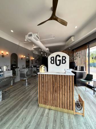 Salon assistants needed 1