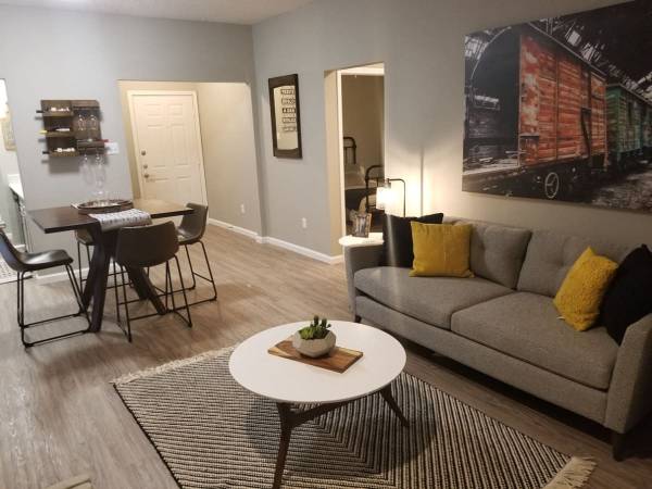 $1,089 / 2br - 800ft2 - Air Conditioner, Public Parks Nearby, Cable Ready (7920 Skillman St, Dallas, TX)63936352748163121