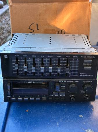 1983 TOYOTA SUPRA ORIGINAL RADIO 1