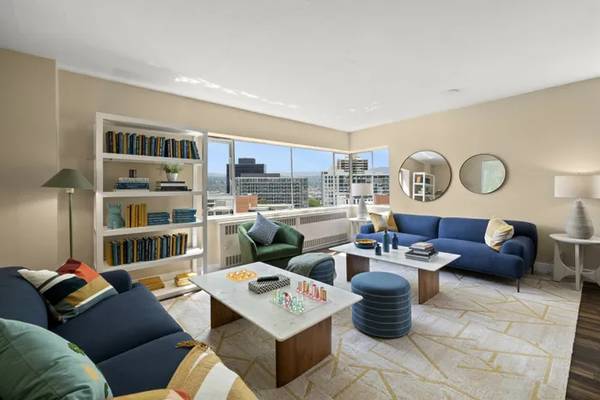 $1,680 / 2br - 725ft2 - ¡Hermoso de 2/hab 1/baño con grandes ventanas! ¡Oferta especial de $250 de descuento!63831753366529120