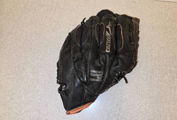Mizuno GPP 1209D3 (12”) Guante de béisbol de cuero negro para lanzamiento rápido - $20 (Decatur al)63470919805569121
