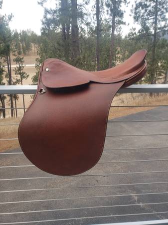 Gray's Polo Saddle 1
