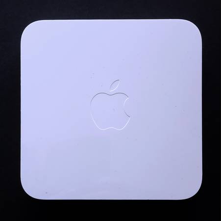 AirPort Extreme base station A1143, used, works great 1-owner - $25 (Bloomington, IN)63470971037443120
