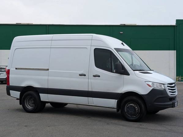 2019 Freightliner Sprinter 3500  High Roof Cargo Van 144WB DUALLY DIES 1