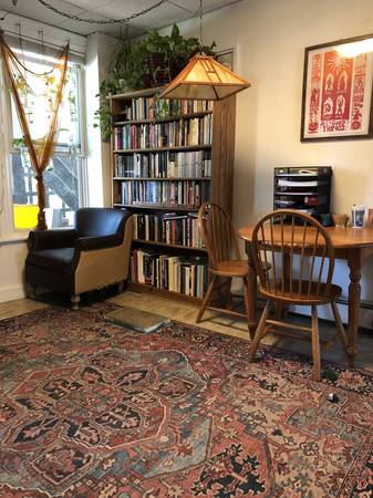 $1,200 / 1br - Sunny two-room studio in Union Square for short-term lease 11/6 - 12/2 (Somerville)63817540072195122