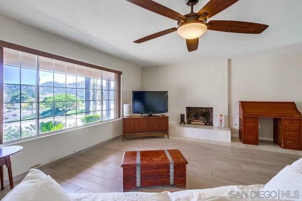$1,450 / 2 habitaciones - Habitaciones excelentes en hermosa casa de La Mesa (La Mesa)63865933933955124