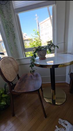 Circular bistro table 1