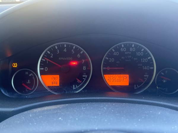 2008 Nissan Pathfinder SE 4x4 3rd row SUV - $6,000 (lakewood)63474636011907124