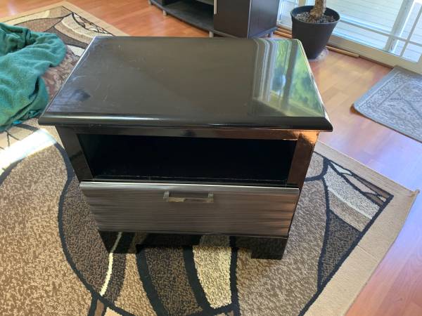 Side table/nightstand 1