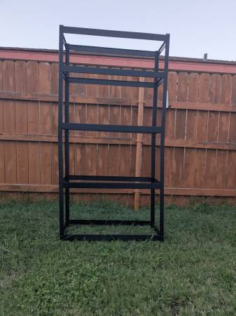 Metal Shelf Skeleton 1