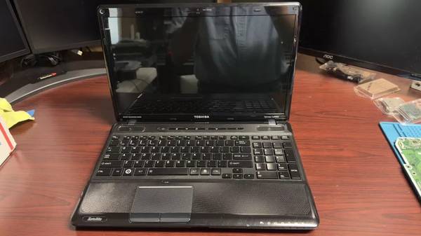 Toshiba Satellite 15.6" Intel Core i3 M370, 4GB RAM 1TB 1