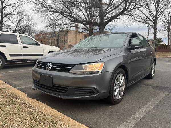 2011 VOLKSWAGEN JETTA - $5,600 (Falls cherch)636185361123851214