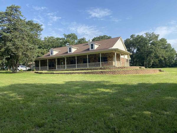 $639,000 / 4br - 3740ft2 - FOR SALE: 5304 Cedar Creek Dr!! (Kemp)64305503760899120