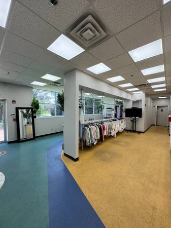 $2,250 / 1675ft2 - New Brunswick Office Space Industrial Warehouse Showroom Route 18 & 9 (New Brunswick)63676380971395121
