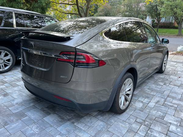 Tesla Model X 2016 - $23,90063614859314945122