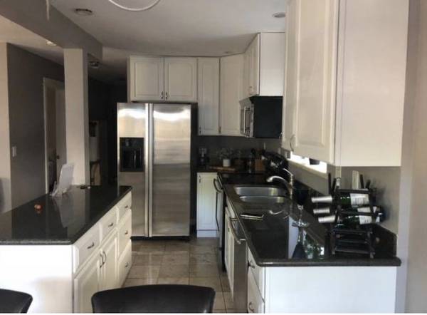 $1,200 / 2hab - 650ft2 - habitación principal frente a SCH en alquiler (Laurelhurst)63934416640387123