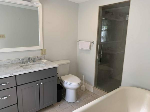 $1,200 / 1br - Nice room with private bath in South Berwick (South Berwick)63931654267394123