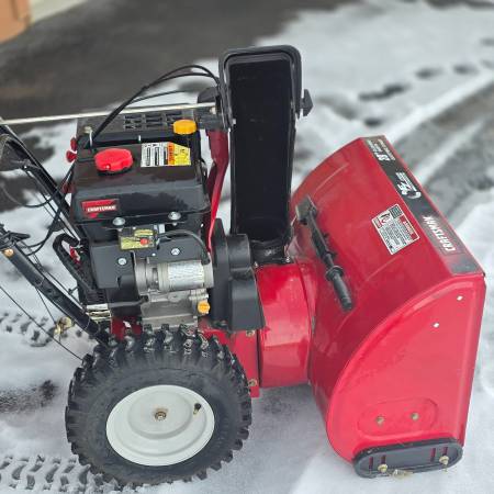 LIKE NEW POWERFUL SNOWBLOWER-Awesome Price! 1