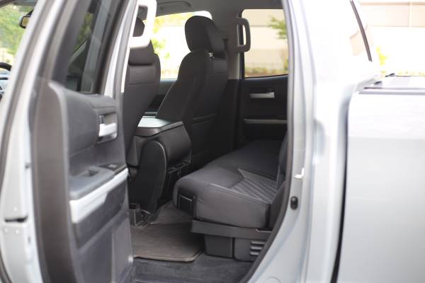 2020 Toyota Tundra 4WD long - Photo 10