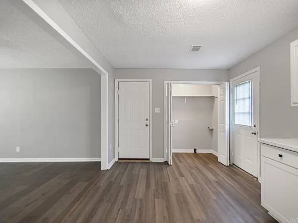 $875 / 3br - 3/2br community center (Columbus)63663837107201122