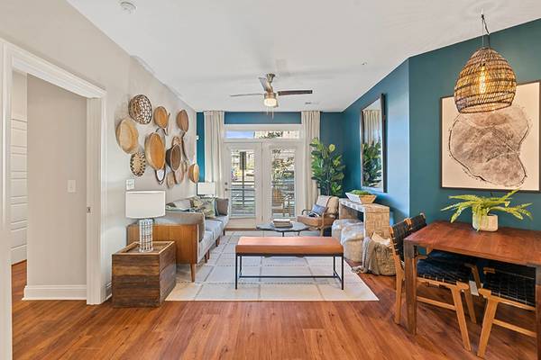$1,588 / 2br - 1070ft2 - ✨ Discover Your New Home at Hawthorne at Haywood – Luxury Living in We (West Asheville)64029205199491121